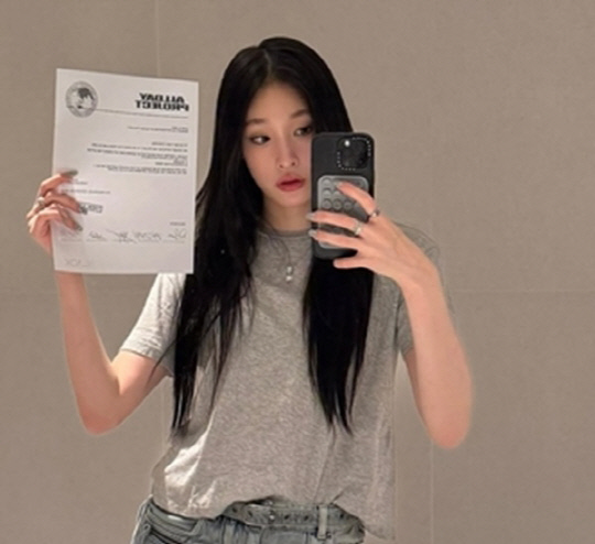 신세계 정유경 회장의 장녀 문서윤(활동명 애니).<애니 SNS 캡처>